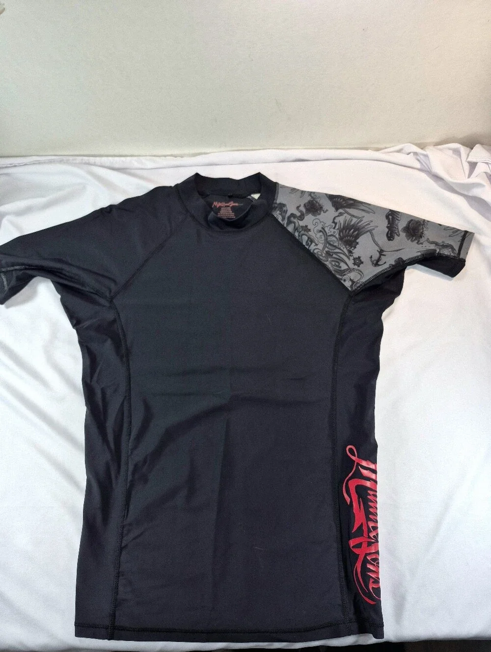 Y2K Maui & Sons Black Short Sleeve Surf Rash Guard Medium Swim Sporty Beachwear